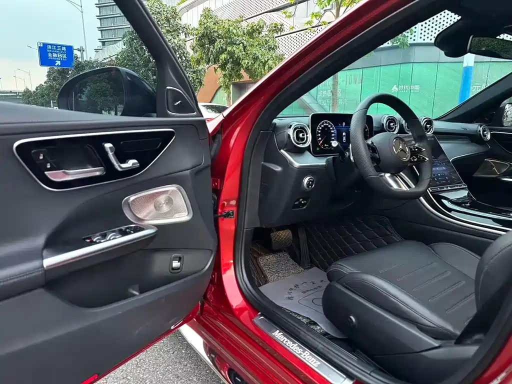 Mercedes-Benz C-Class — миниатюра 6