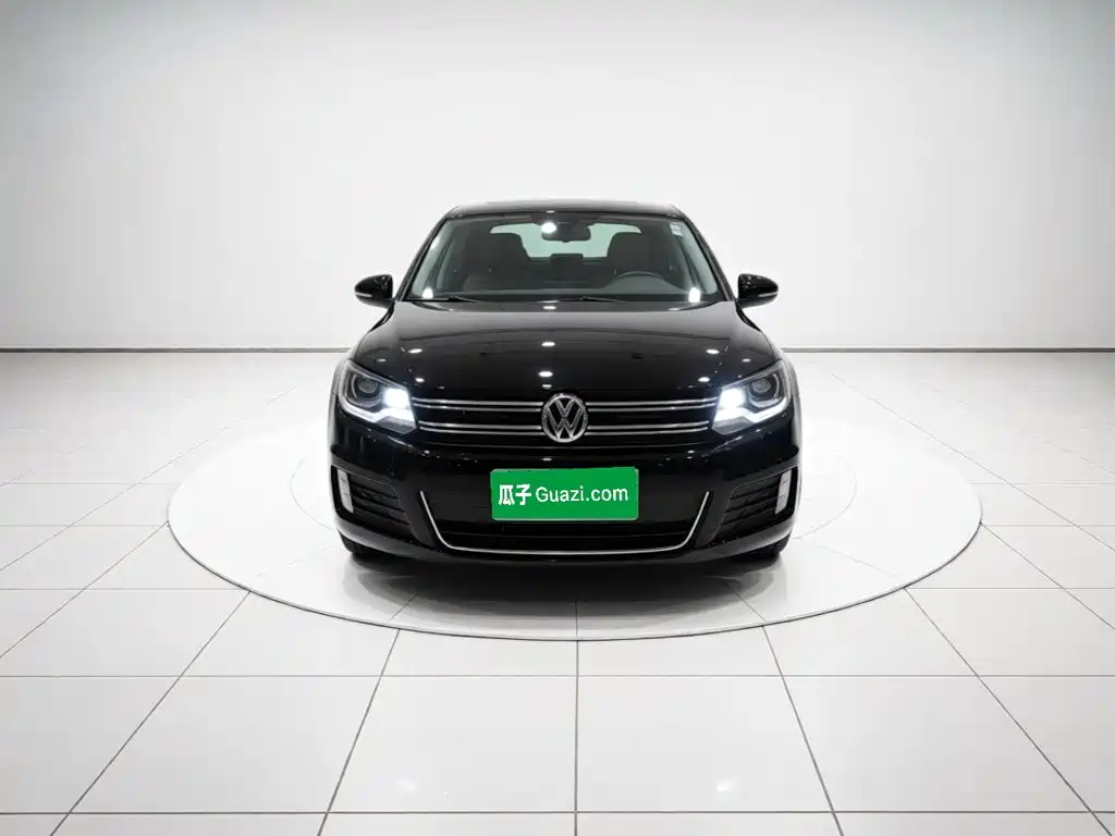 Volkswagen Tiguan — миниатюра 2