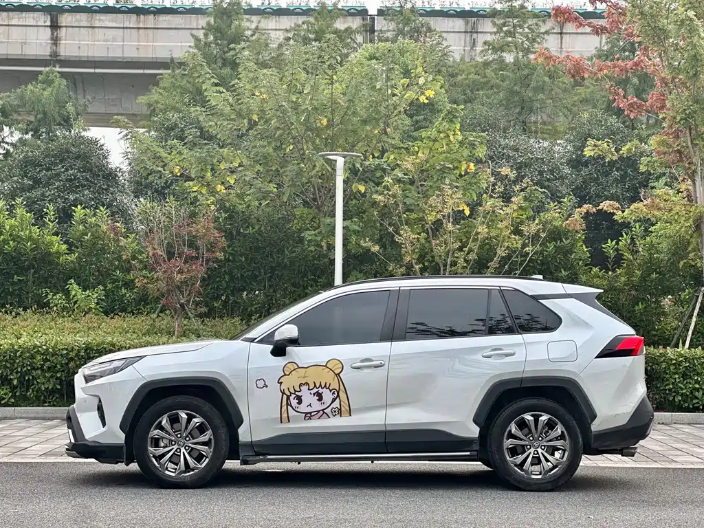 Toyota RAV4 — миниатюра 7