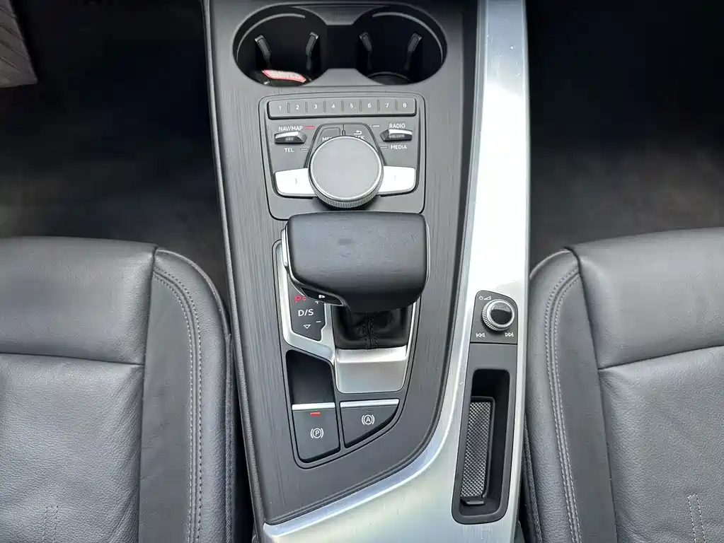 Audi A4L — миниатюра 14