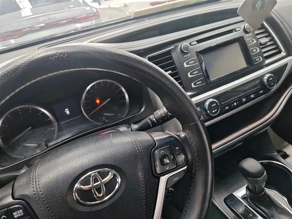 Toyota Highlander 2017 2.0T Luxury 7 мест