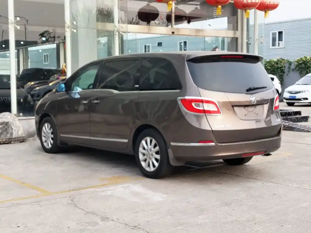 Buick GL8 — миниатюра 12