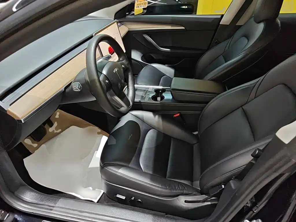 Tesla Model 3 — миниатюра 15
