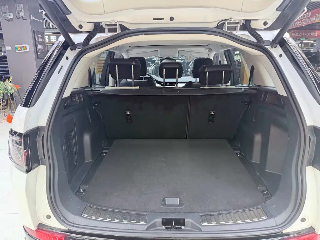 Land Rover Discovery Sport Hybrid — миниатюра 12
