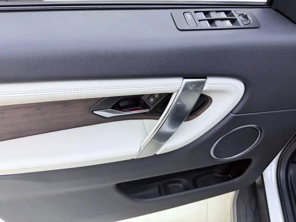 Land Rover Discovery Sport Hybrid — миниатюра 21