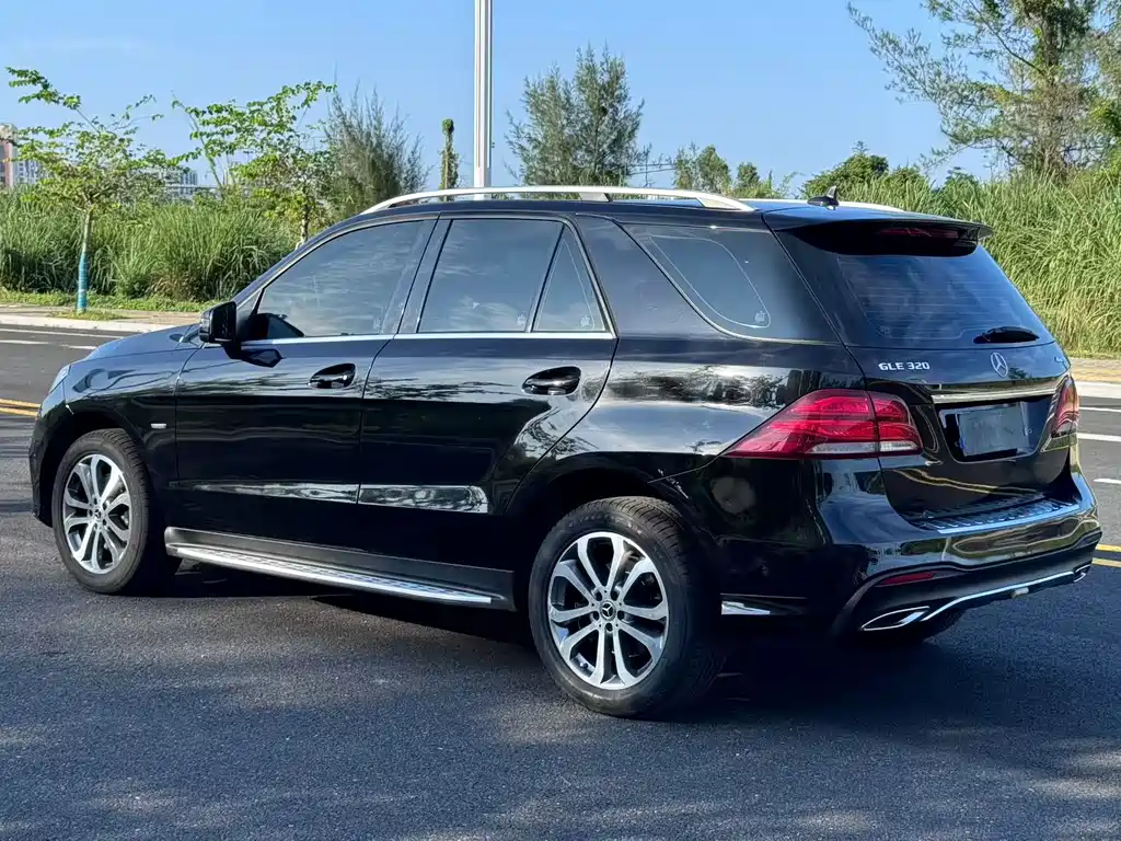 Mercedes-Benz GLE (Import) — миниатюра 6