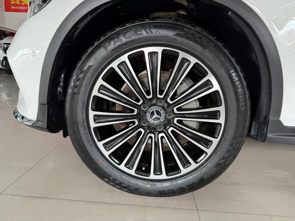 Mercedes-Benz GLC — миниатюра 21