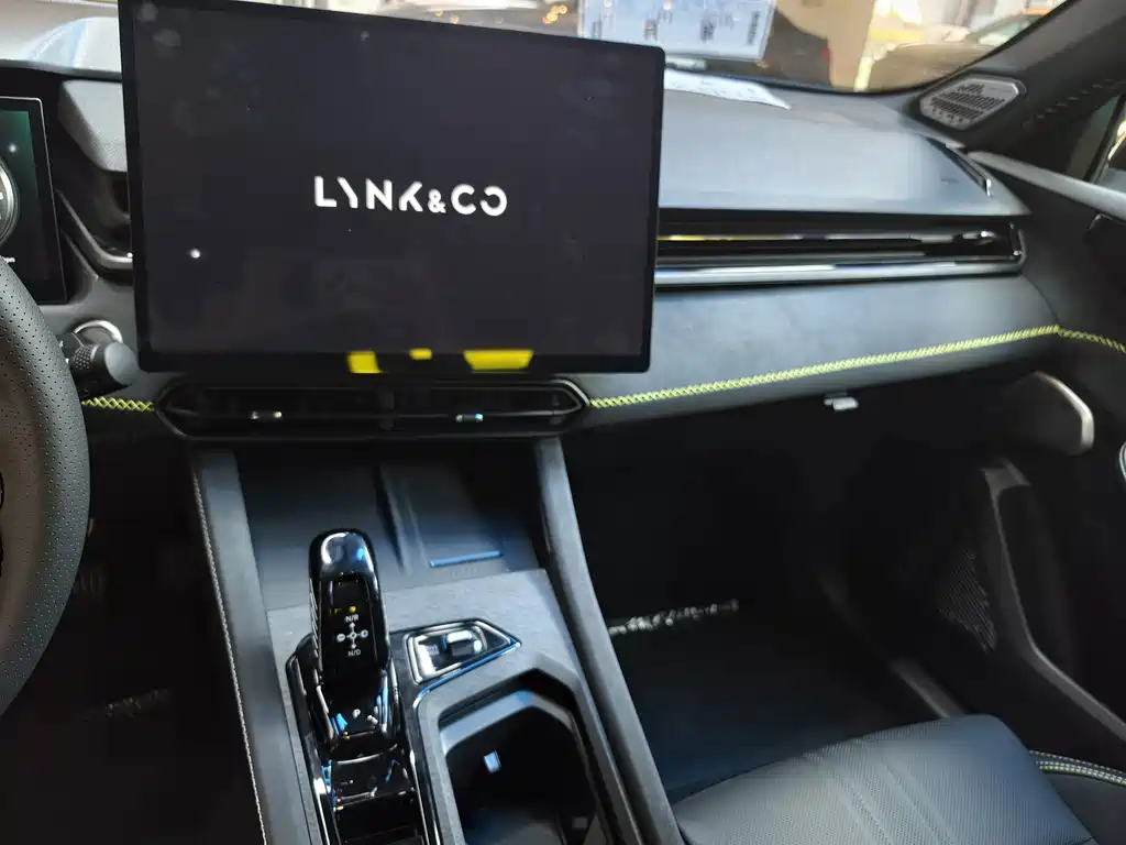 Lynk & Co 03 — миниатюра 6