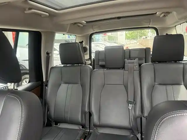 Land Rover Discovery — миниатюра 12
