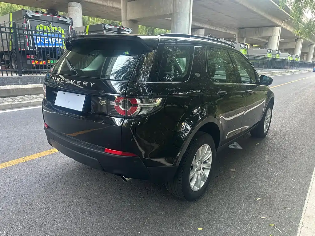 Land Rover Discovery Sport — миниатюра 16