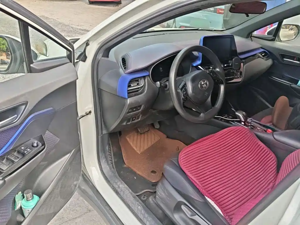 Toyota C-HR EV — миниатюра 16