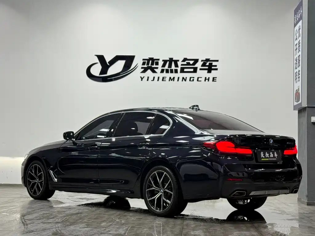 BMW 5 Series — миниатюра 7