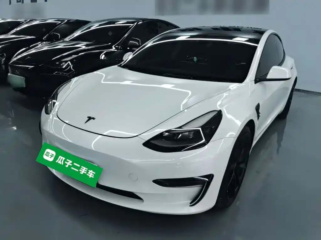 Tesla Model 3 — миниатюра 2