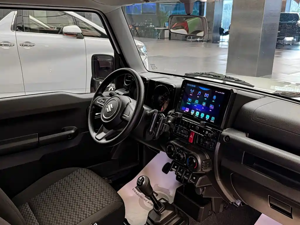 Suzuki Jimny — миниатюра 13