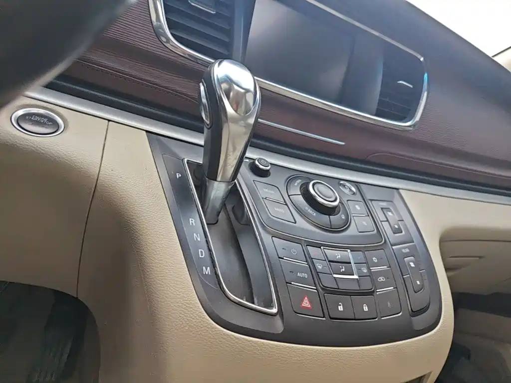 Buick GL8 — миниатюра 14