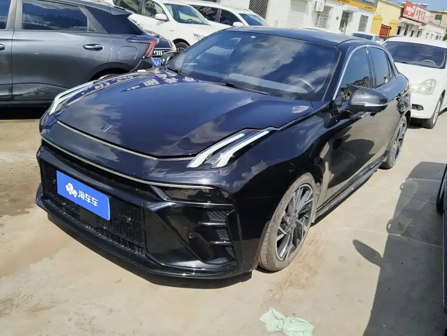 Lynk & Co 03