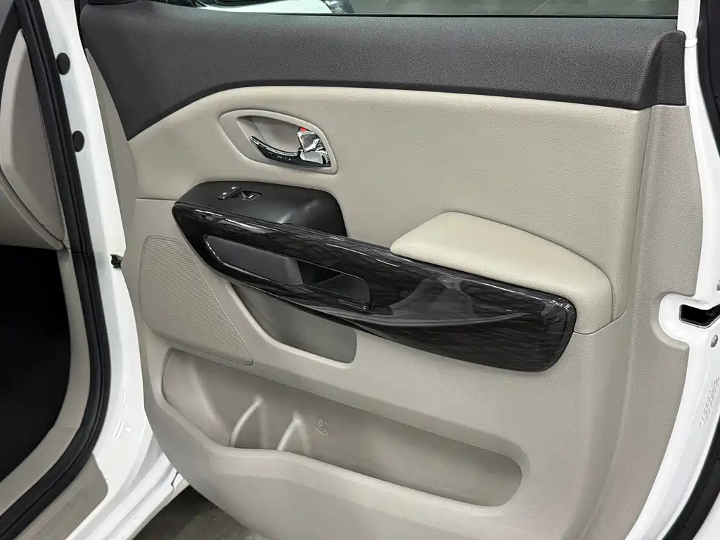 Kia Carnival — миниатюра 20