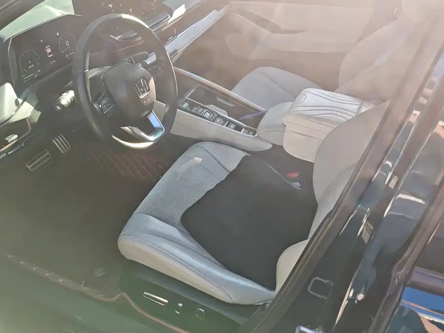 Honda Inspire PHEV — миниатюра 9