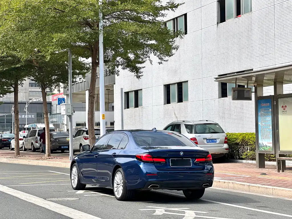 BMW 5 SERIES