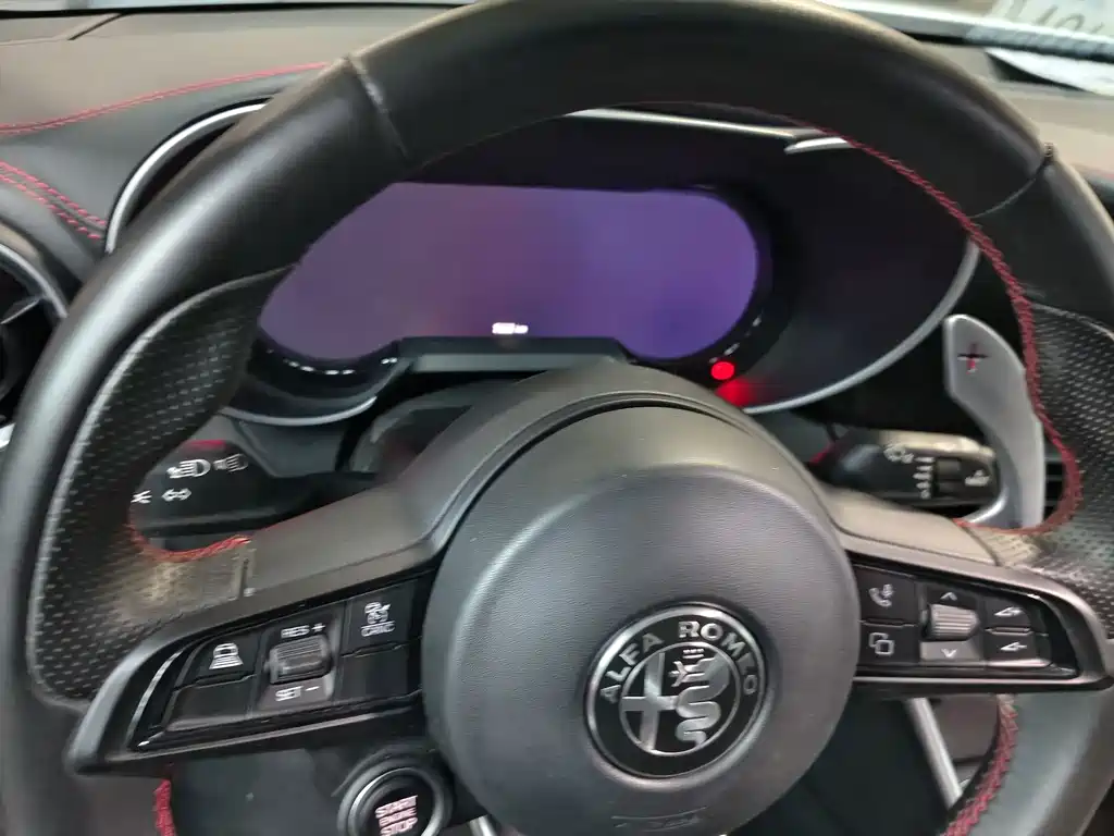 Alfa Romeo Giulia — миниатюра 12