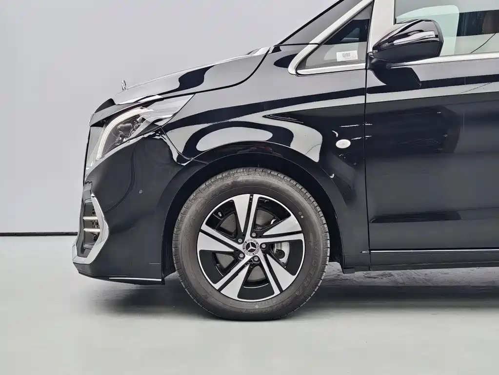 Mercedes-Benz Vito 2024 2.0T 7 мест