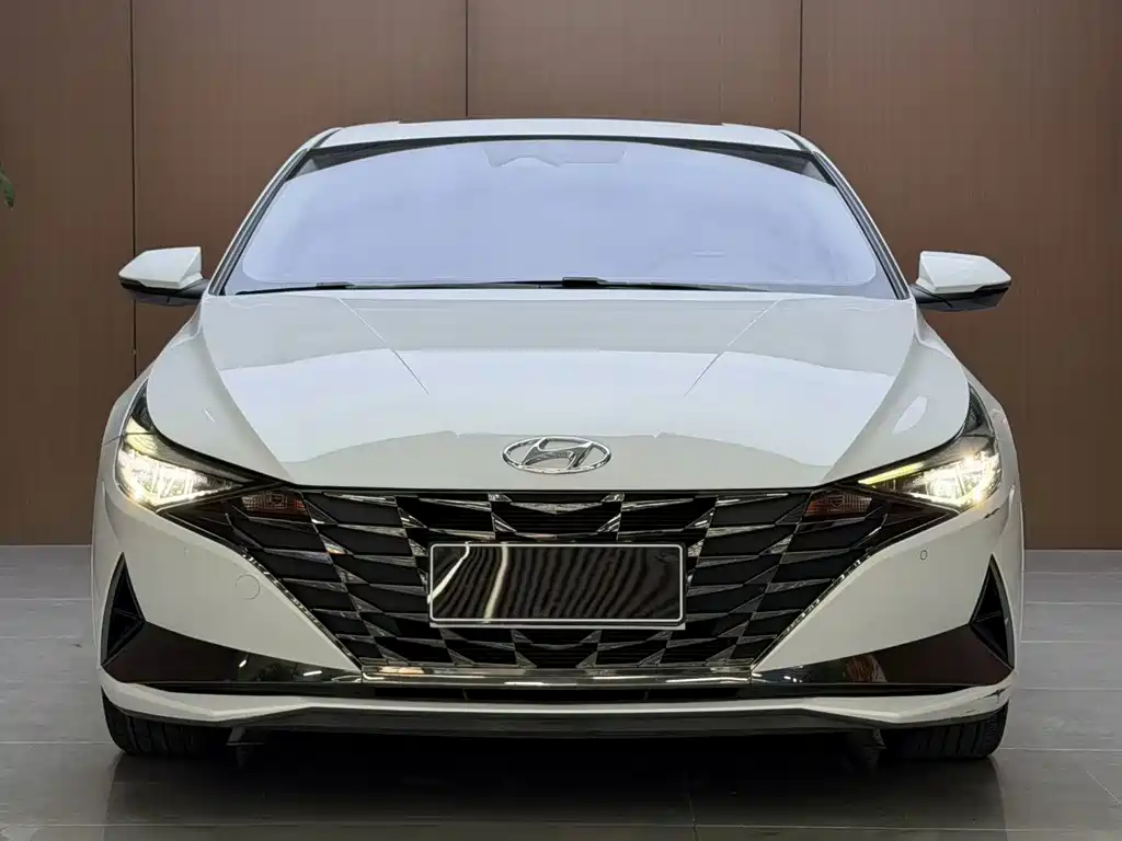 Hyundai Elantra — миниатюра 2