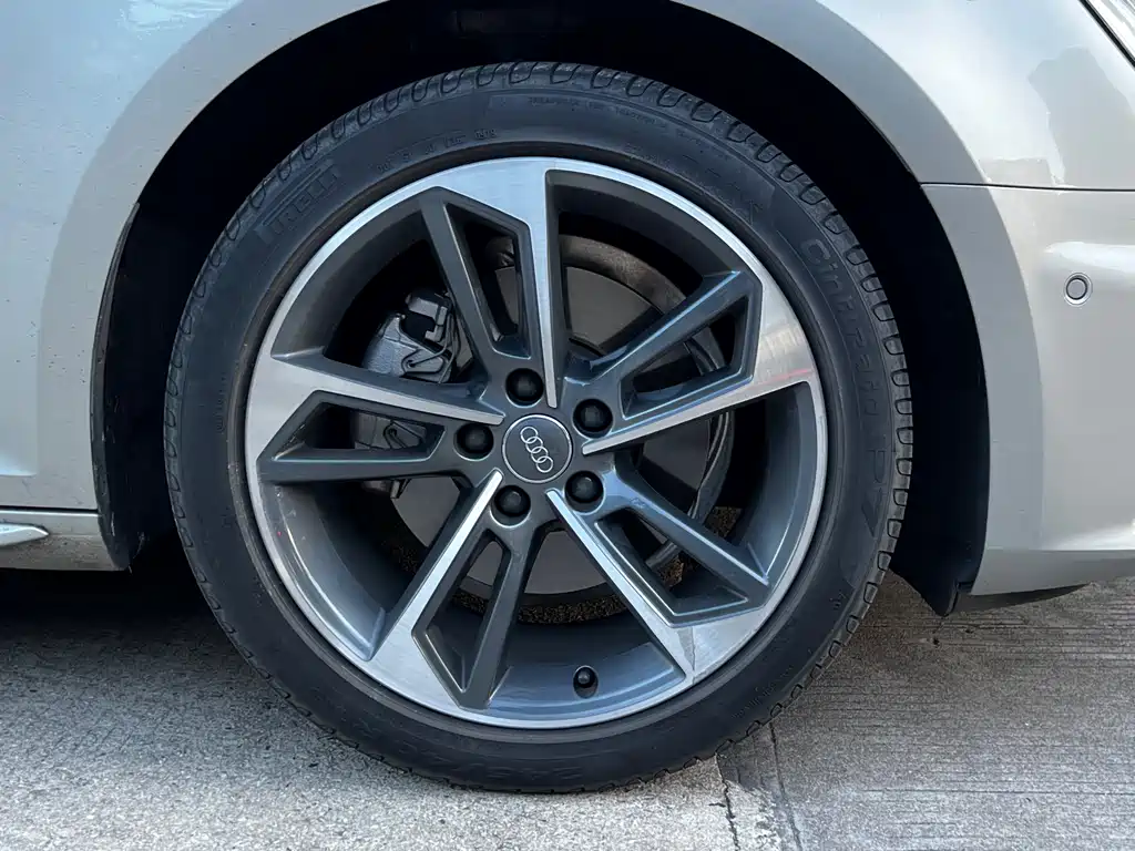 Audi A4L 2019 40 TFSI Fashion VI