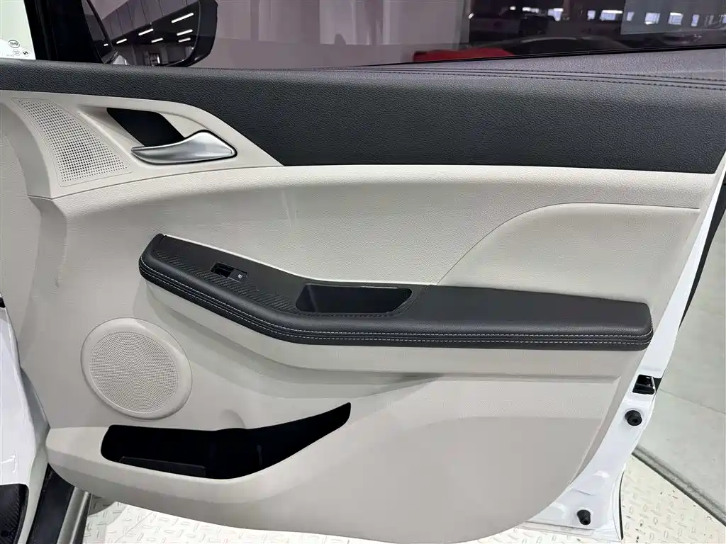 BYD Yuan Pro — миниатюра 26