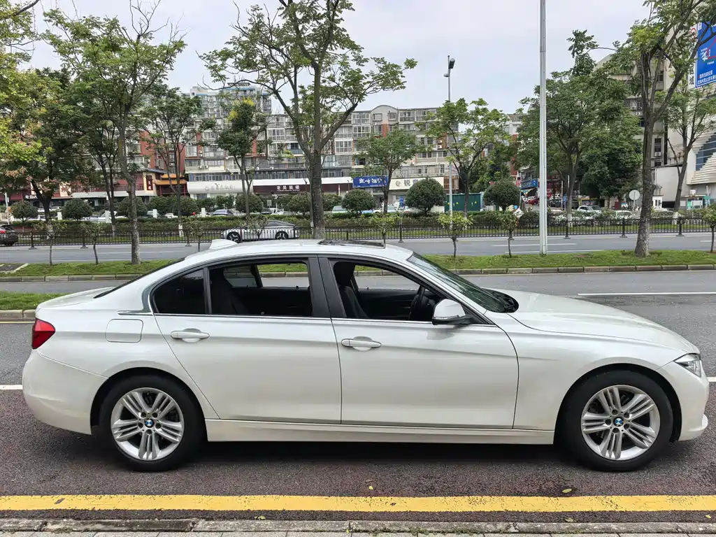 BMW 3 Series — миниатюра 5
