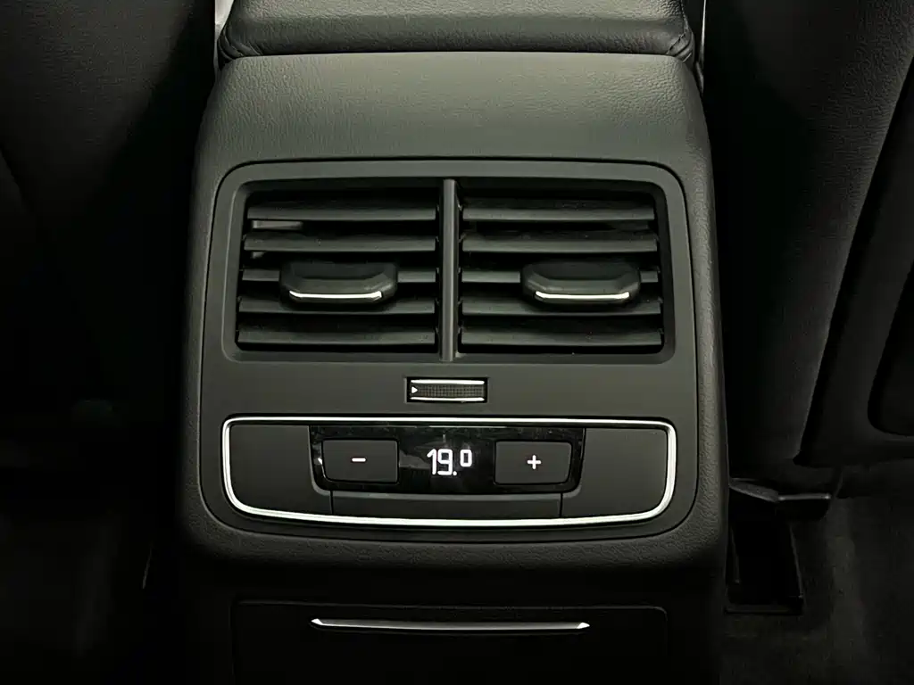 Audi A4L — миниатюра 36