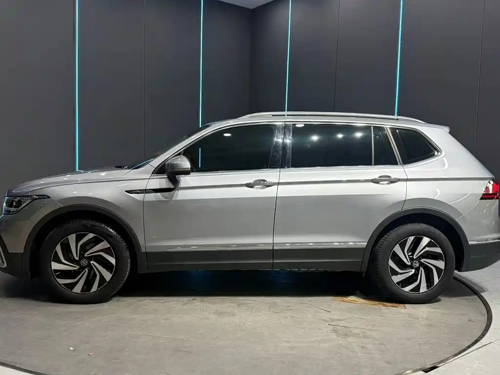Volkswagen Tiguan L — миниатюра 5