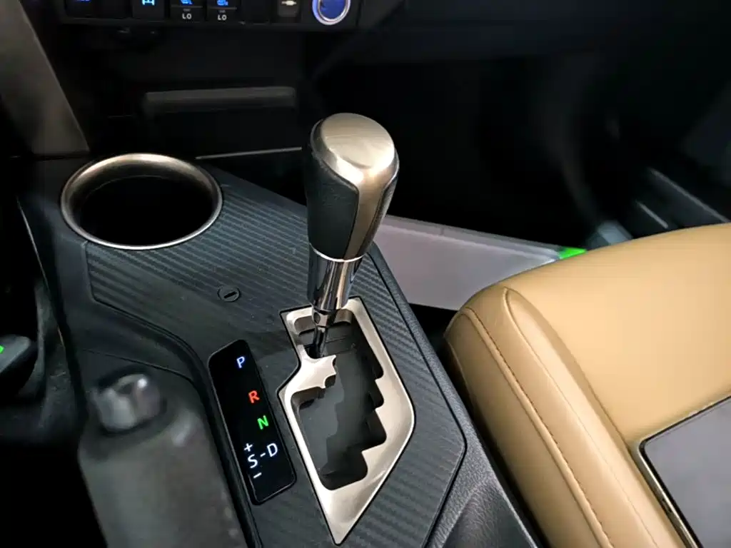 Toyota RAV4 — миниатюра 14