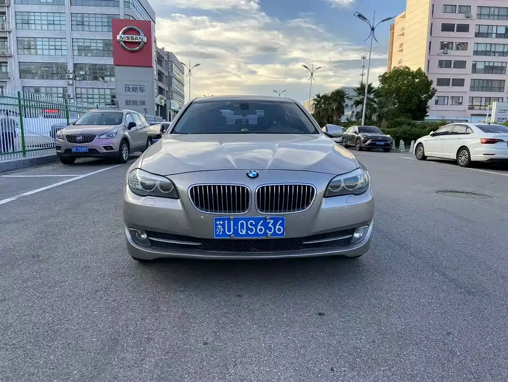BMW 5 Series — миниатюра 2