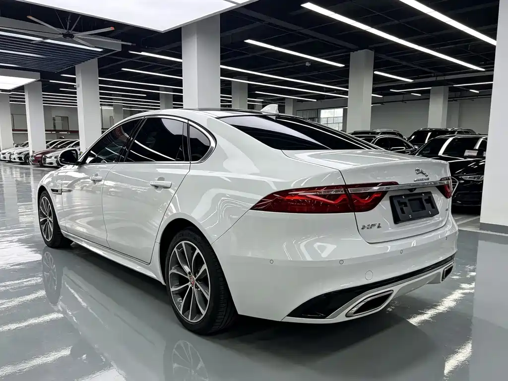 Jaguar XFL — миниатюра 10