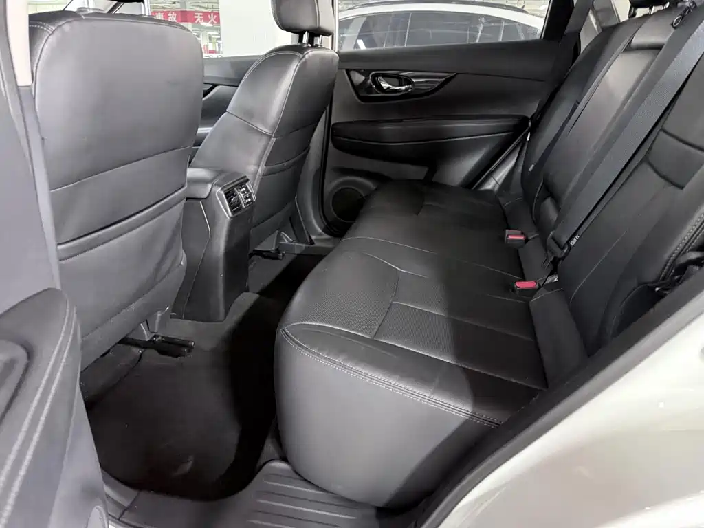 Nissan X-Trail - фото 16