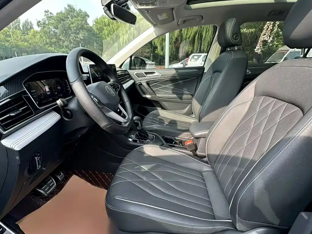 Volkswagen Tiguan L — миниатюра 10
