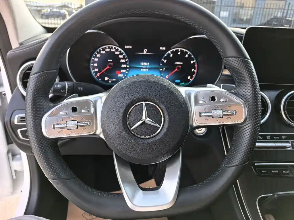 Mercedes-Benz C-Class — миниатюра 14