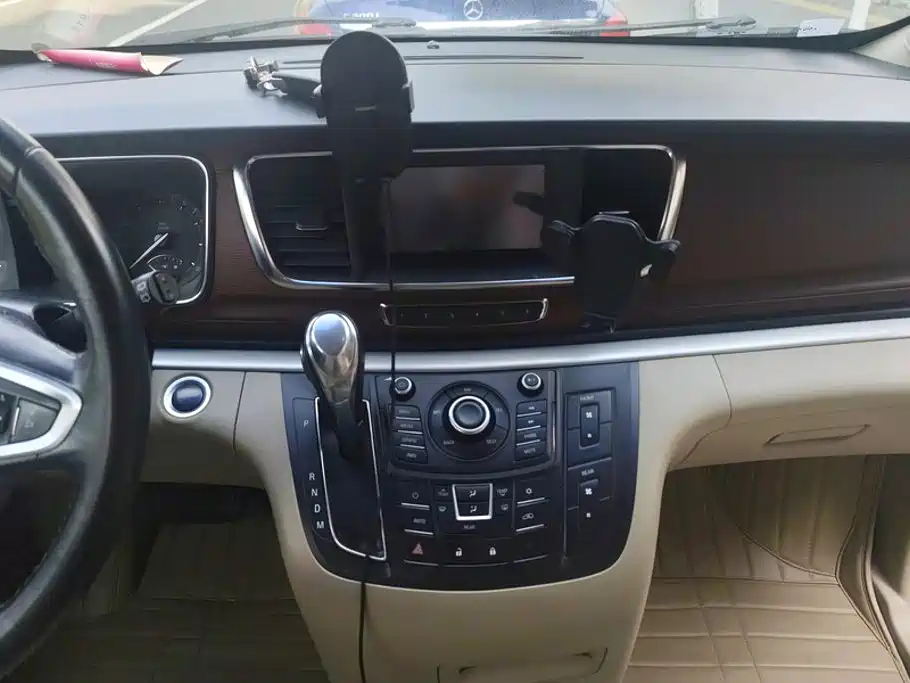 Buick GL8 — миниатюра 13