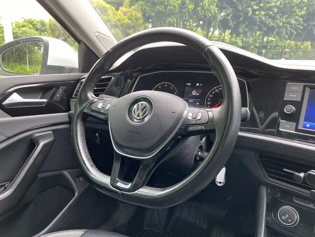 Volkswagen Sagitar — миниатюра 6