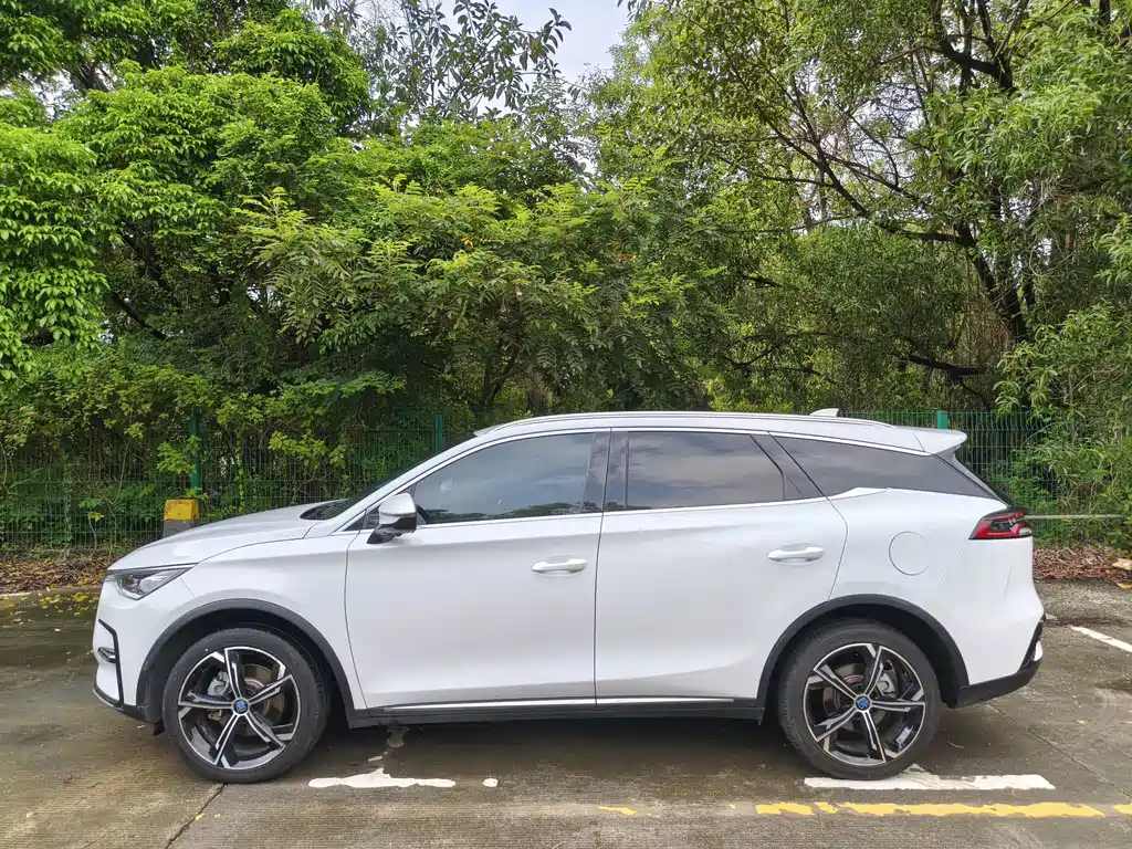 BYD Tang New Energy — миниатюра 3