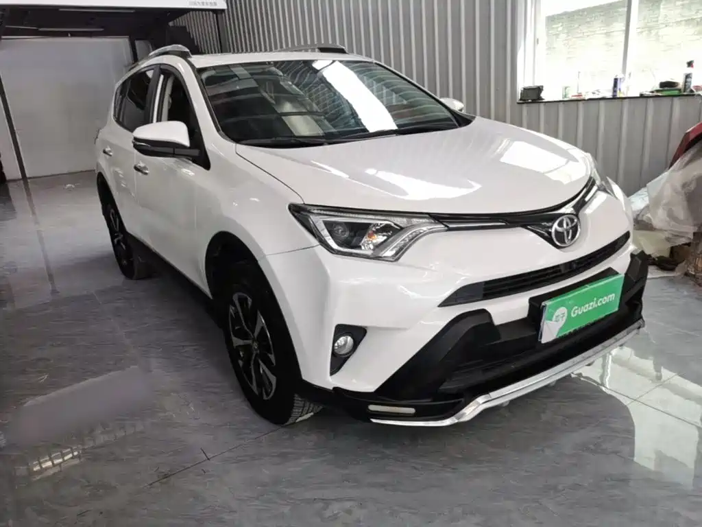 Toyota RAV4 — миниатюра 4