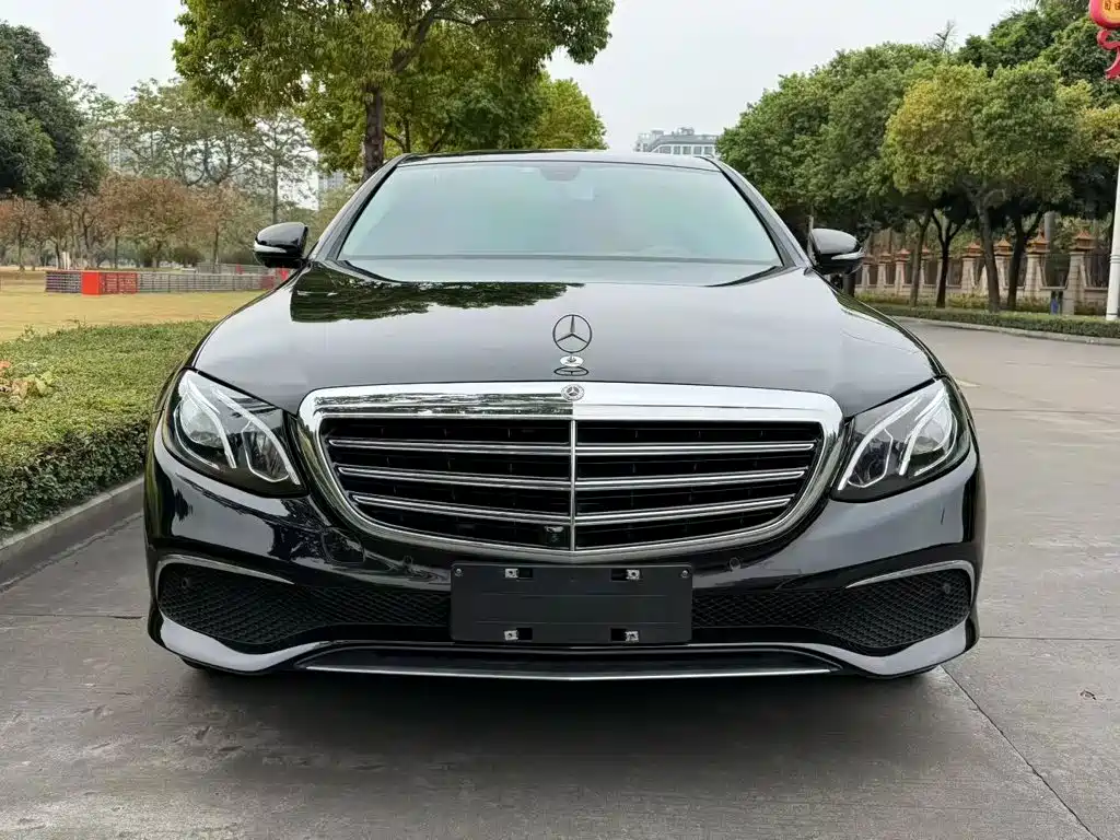 Mercedes-Benz E-Class — миниатюра 2