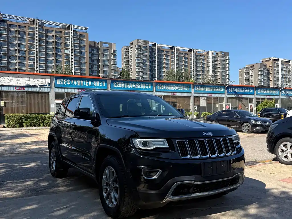 Jeep Grand Cherokee (Import) — миниатюра 3
