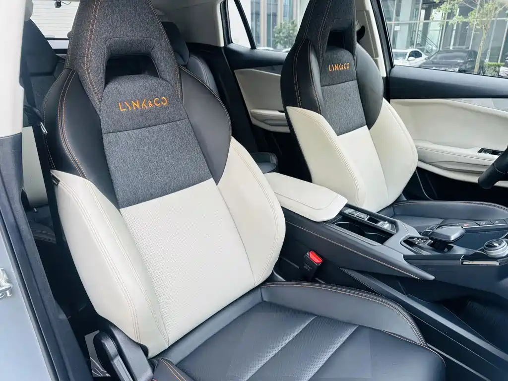 Lynk & Co 06 EM-P 2023 1.5T Remix PHEV Pro