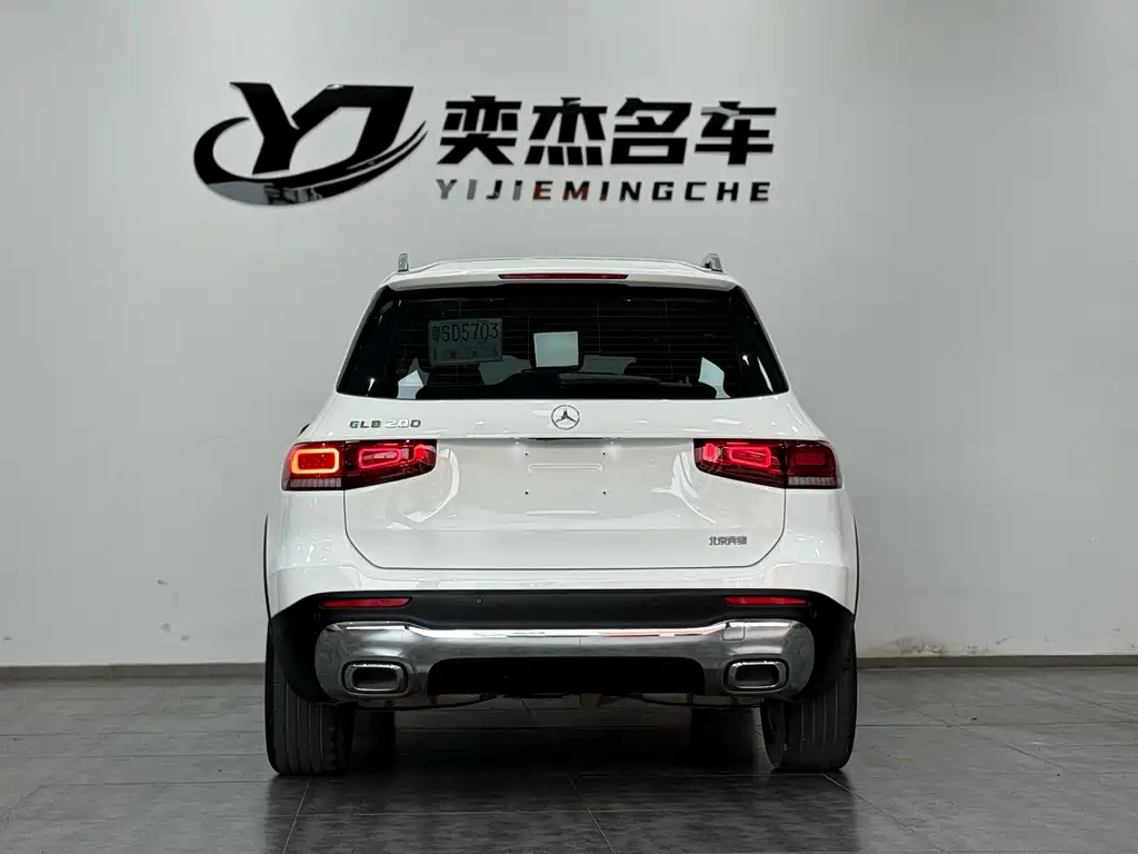 Mercedes-Benz GLB — миниатюра 8