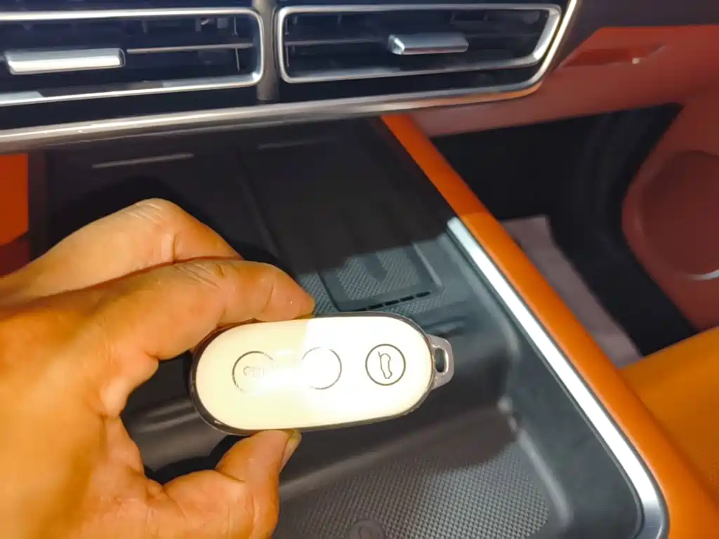 Li Auto Li L8 — миниатюра 9