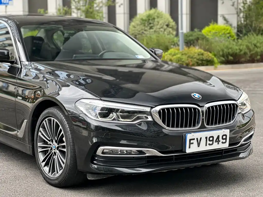 BMW 5 Series — миниатюра 5