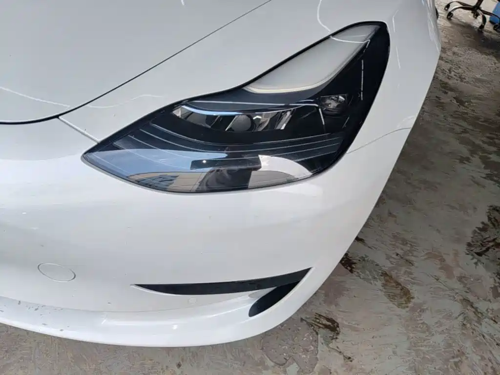 Tesla Model 3 — миниатюра 24