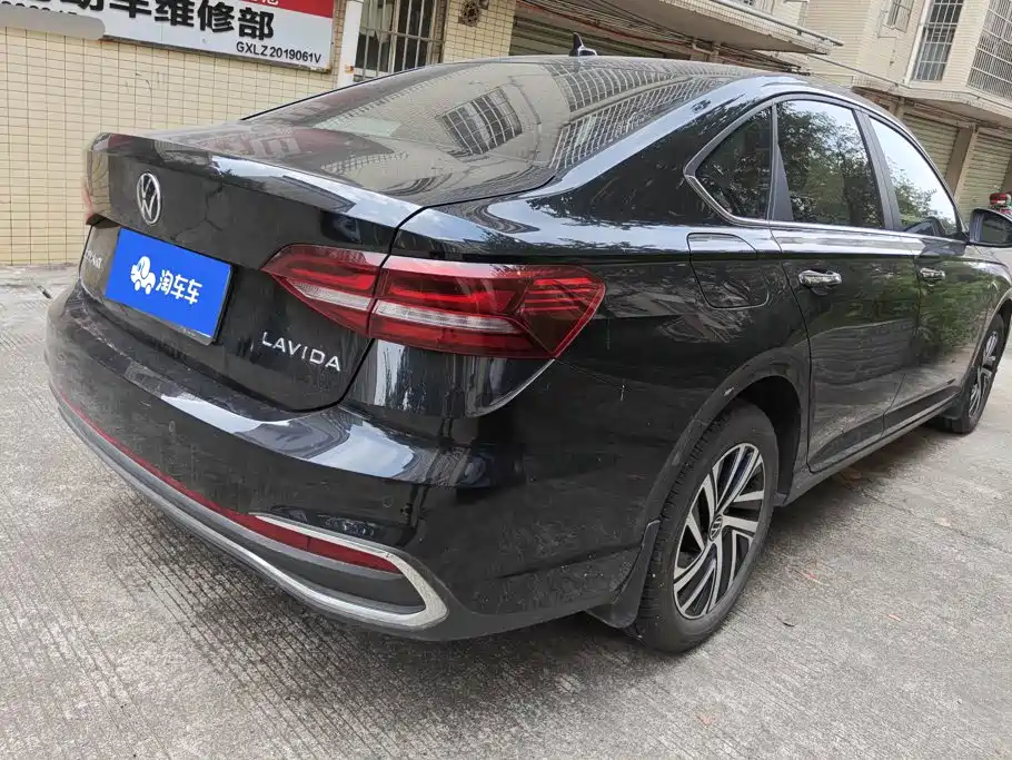 Volkswagen Lavida — миниатюра 3