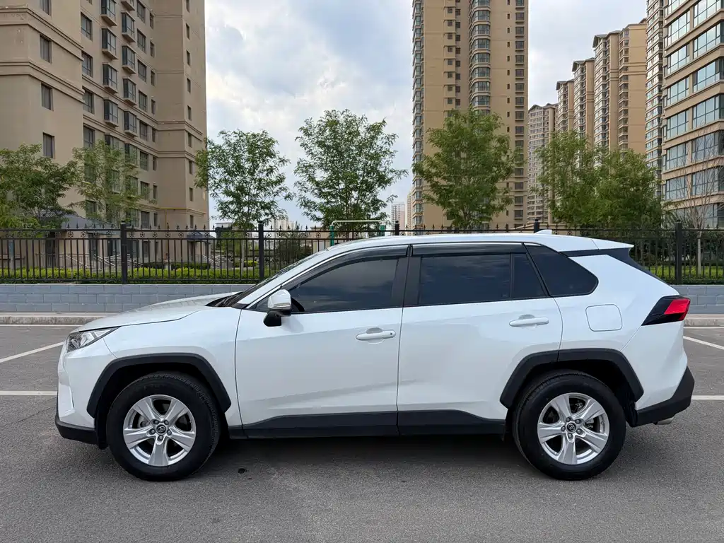 Toyota RAV4 — фотографии объявления, Фото 13